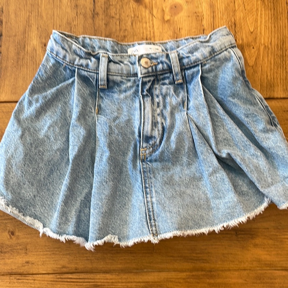 Zara denim skirt • Size 10 • EUC